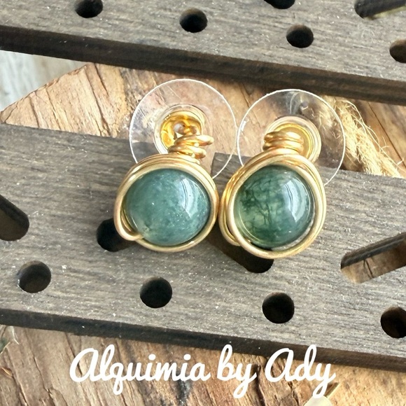 Gold and agate statement stud earrings - Picture 1 of 1